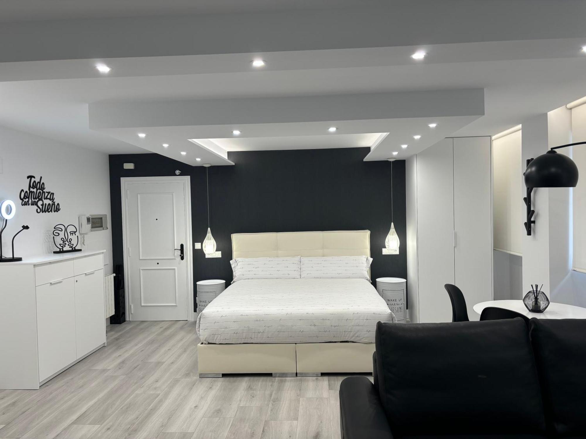Black And White Suite Cervantes Castro Urdiales Εξωτερικό φωτογραφία